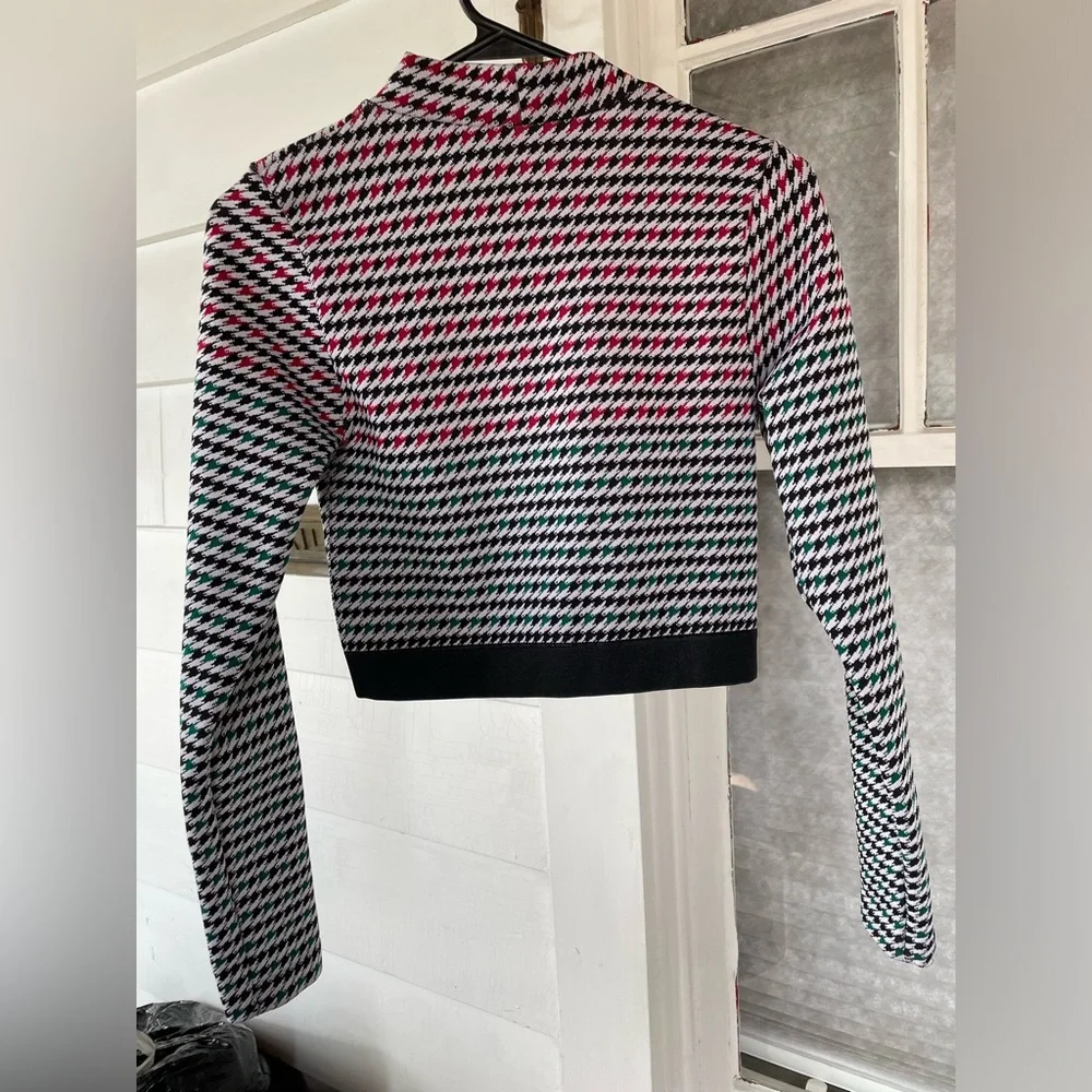 Fabletics Long Sleeve Crop - Picture 4 of 4